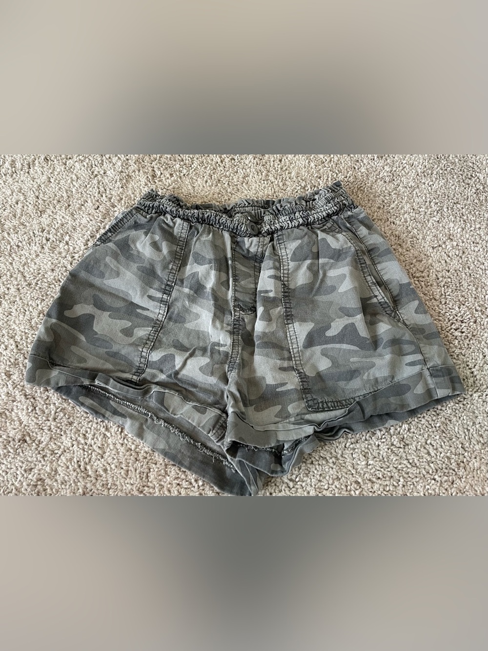 Vanilla Star Premium Shorts Womens Medium Camo Elastic Waist